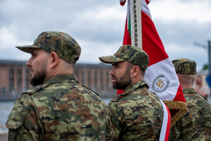 Przekazanie flagi dla MOSG. Fot. P. Kurasz Przekazanie flagi dla MOSG. Fot. P. Kurasz