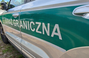 Napis Straż Graniczna na pojeździe służbowym. Fot. MOSG Napis Straż Graniczna na pojeździe służbowym. Fot. MOSG