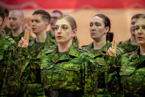 Ślubowanie nowych funkcjonariuszy w MOSG. Fot. Ł. Zwoliński Ślubowanie nowych funkcjonariuszy w MOSG. Fot. Ł. Zwoliński