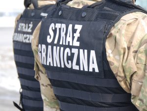 Fot. MOSG Napis Straż Graniczna na kamizelkach funkcjonariuszy.