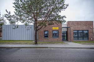 Fot. A. Kubiak Budynek strzelnicy z zewnątrz.
Hala strzelań.
Sterownia.
Sala szkoleniowa.