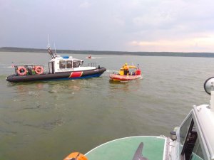 Fot. MOSG Jednostki Straży Granicznej, SAR i Straży Pożarnej w akcji ratunkowej na Zalewie Wiślanym.