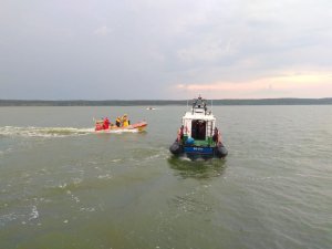Fot. MOSG Jednostki Straży Granicznej, SAR i Straży Pożarnej w akcji ratunkowej na Zalewie Wiślanym.