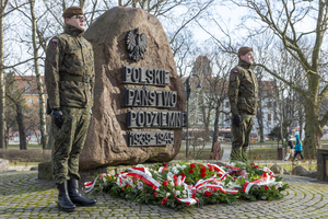 Fot. Andrzej Kubiak Komendant Morskiego Oddziału Straży Granicznej kontradmirał SG Andrzej Prokopski podczas uroczystości w Gdyni i Gdańsku z okazji 80. rocznicy powołania Armii Krajowej.