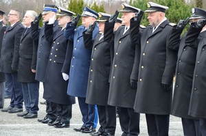 Fot. Pomorska Policja Komendant Morskiego Oddziału Straży Granicznej uczestniczy w uroczystości z okazji 49 rocznicy śmierci admirała floty Józefa Unruga - w Gdyni i w Helu.