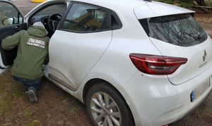 Fot. MOSG Odzyskane przez funkcjonariuszy Straży Granicznej renault clio.