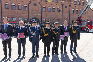 Fot. Andrzej Kubiak Uroczystości z okazji Dnia Strażaka i 30-lecia istnienia Państwowej Straży Pożarnej na gdańskiej Ołowiance.