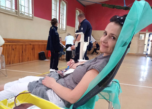 Fot. MOSG Krwiodawcy oddają krew w ramach akcji &quot;Na straży życia&quot;. Akcja przeprowadzona jest na hali sportowej Komendy Morskiego Oddziału Straży Granicznej.