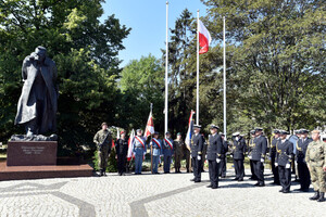 Fot. MOSG Uroczystość z okazji święta Wojska Polskiego pod pomnikiem marszałka Piłsudskiego w Gdańsku