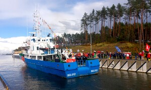 Fot. MOSG Jednostka pływająca SG-312 w kanale żeglugowym przez Mierzeję Wiślaną