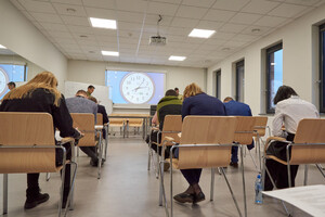 Kandydaci do służby w MOSG podczas pisania testu z wiedzy ogólnej Kandydaci do służby w MOSG podczas pisania testu z wiedzy ogólnej