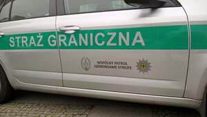 Pojazd służbowy Straży Granicznej oznakowany jako "wspólny patrol" Pojazd służbowy Straży Granicznej oznakowany jako &quot;wspólny patrol&quot;