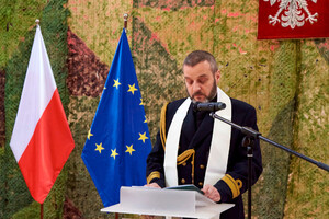 Kapelan MOSG udziela błogosławieństwa Kapelan MOSG udziela błogosławieństwa