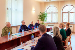 Uczestnicy spotkania podczas rozmów. Uczestnicy spotkania podczas rozmów.