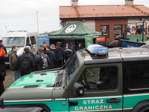 Młodzież szkolna na Dniu otwartym Straży Granicznej w Świnoujściu. Fot. MOSG Młodzież szkolna na Dniu otwartym Straży Granicznej w Świnoujściu. Fot. MOSG