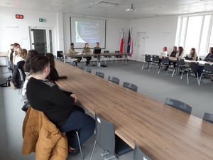 Studenci elbląskiej Akademii Nauk Stosowanych na prelekcji o Straży Granicznej. Fot. MOSG Studenci elbląskiej Akademii Nauk Stosowanych na prelekcji o Straży Granicznej. Fot. MOSG