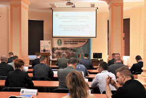 Uczestnicy seminarium w trakcie wykładu. Uczestnicy seminarium w trakcie wykładu.