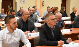 Uczestnicy seminarium w trakcie wykładu. Uczestnicy seminarium w trakcie wykładu.