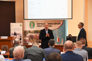 Uczestnicy seminarium w trakcie wykładu. Uczestnicy seminarium w trakcie wykładu.