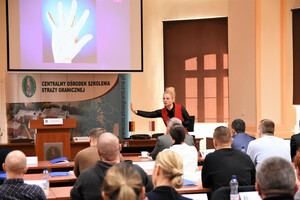Uczestnicy seminarium w trakcie wykładu. Uczestnicy seminarium w trakcie wykładu.