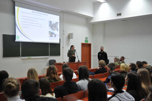 Funkcjonariusze Straży Granicznej podczas promocji naboru do formacji. Fot. MOSG Funkcjonariusze Straży Granicznej podczas promocji naboru do formacji. Fot. MOSG