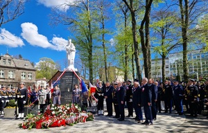 Wojewódzkie obchody 232. rocznicy uchwalenia Konstytucji 3 maja w Kartuzach. Fot. KWP w Gdańsku Wojewódzkie obchody 232. rocznicy uchwalenia Konstytucji 3 maja w Kartuzach. Fot. KWP w Gdańsku
