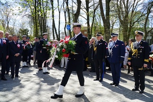 Wojewódzkie obchody 232. rocznicy uchwalenia Konstytucji 3 maja w Kartuzach. Fot. KWP w Gdańsku Wojewódzkie obchody 232. rocznicy uchwalenia Konstytucji 3 maja w Kartuzach. Fot. KWP w Gdańsku
