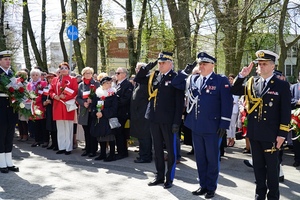 Wojewódzkie obchody 232. rocznicy uchwalenia Konstytucji 3 maja w Kartuzach. Fot. KWP w Gdańsku Wojewódzkie obchody 232. rocznicy uchwalenia Konstytucji 3 maja w Kartuzach. Fot. KWP w Gdańsku