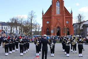 Wojewódzkie obchody 232. rocznicy uchwalenia Konstytucji 3 maja w Kartuzach. Fot. PUW w Gdańsku Wojewódzkie obchody 232. rocznicy uchwalenia Konstytucji 3 maja w Kartuzach. Fot. PUW w Gdańsku