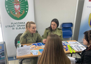 Funkcjonariusze MOSG promują formację, zachęcają do służby w SG. Fot. MOSG Funkcjonariusze MOSG promują formację, zachęcają do służby w SG. Fot. MOSG