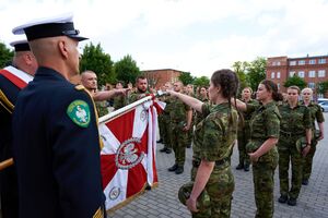 Nowi funkcjonariusze składają ślubowanie. Fot. Ł. Zwoliński 
