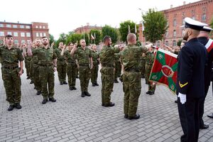 Nowi funkcjonariusze składają ślubowanie. Fot. Ł. Zwoliński 