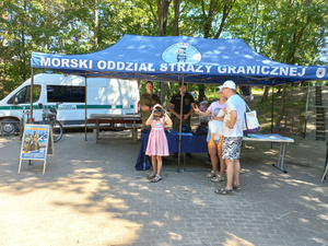 Funkcjonariusze MOSG promują służbę w formacji. Fot. MOSG Funkcjonariusze MOSG promują służbę w formacji. Fot. MOSG