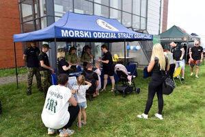 Funkcjonariusze SG zachęcają do służby. Fot.  MOSG Funkcjonariusze SG zachęcają do służby. Fot.  MOSG