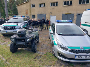 Funkcjonariusze rozmawiali z młodzieżą o służbie w MOSG. Funkcjonariusze rozmawiali z młodzieżą o służbie w MOSG.