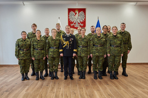 Nowi funkcjonariusze podczas ślubowania. Fot. P. Kurasz Nowi funkcjonariusze podczas ślubowania. Fot. P. Kurasz