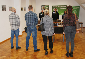 Komisja rozmawia z kandydatami do służby. Fot. MOSG Komisja rozmawia z kandydatami do służby. Fot. MOSG