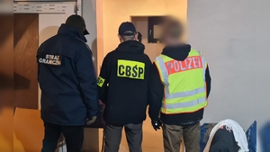 Funkcjonariusze SG, CBŚP i niemieckiej Policji. Funkcjonariusze SG, CBŚP i niemieckiej Policji.