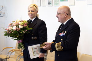 Wręczenie kmdr por. SG Katarzynie Góreckiej-Berenc aktu powołania na stanowisko komendanta. Fot. Ł. Gano Wręczenie kmdr por. SG Katarzynie Góreckiej-Berenc aktu powołania na stanowisko komendanta. Fot. Ł. Gano