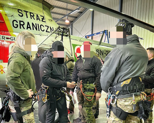 Funkcjonariusze WZD podczas specjalistycznego kursu. Fot. MOSG Funkcjonariusze WZD podczas specjalistycznego kursu. Fot. MOSG