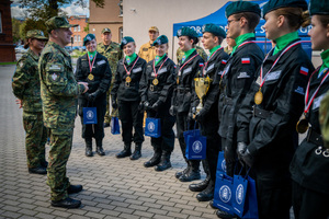 Wojewódzkie eliminacje II Ogólnopolskiego Przeglądu Musztry Klas Mundurowych. Fot. Ł. Zwoliński Wojewódzkie eliminacje II Ogólnopolskiego Przeglądu Musztry Klas Mundurowych. Fot. Ł. Zwoliński