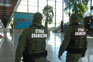 Funkcjonariusze z Zespołu Interwencji Specjalnych. Fot. MOSG Funkcjonariusze z Zespołu Interwencji Specjalnych. Fot. MOSG