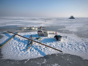 Kontrola rybaków na Zalewie Wiślanym. Fot. KDSG Kontrola rybaków na Zalewie Wiślanym. Fot. KDSG