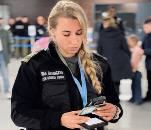 Funkcjonariusze na granicy. Fot. MOSG Funkcjonariusze na granicy. Fot. MOSG