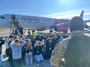 Zmagania antyterrorystyczne na gdańskim lotnisku. Fot. MOSG Zmagania antyterrorystyczne na gdańskim lotnisku. Fot. MOSG