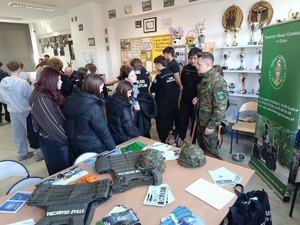 Funkcjonariusze MOSG zachęcali do wstąpienia w szeregi SG Fot. MOSG Funkcjonariusze MOSG zachęcali do wstąpienia w szeregi SG Fot. MOSG