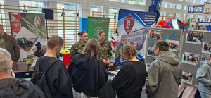 Funkcjonariusze MOSG zachęcali do wstąpienia w szeregi SG Fot. MOSG Funkcjonariusze MOSG zachęcali do wstąpienia w szeregi SG Fot. MOSG