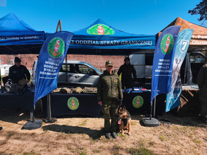 Funkcjonariusze SG na pikniku PCK w Gdańsku. Fot. MOSG Funkcjonariusze SG na pikniku PCK w Gdańsku. Fot. MOSG