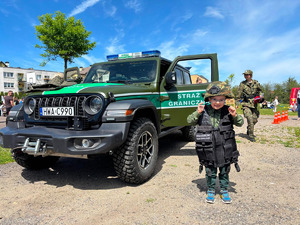 Funkcjonariusze MOSG podczas Dnia Dziecka Fot. MOSG Funkcjonariusze MOSG podczas Dnia Dziecka Fot. MOSG