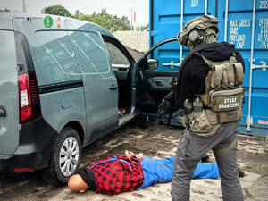 Funkcjonariusze z Morskiego Oddziału Straży Granicznej w Gdańsku rozbili międzynarodowy gang Fot. MOSG Funkcjonariusze z Morskiego Oddziału Straży Granicznej w Gdańsku rozbili międzynarodowy gang Fot. MOSG